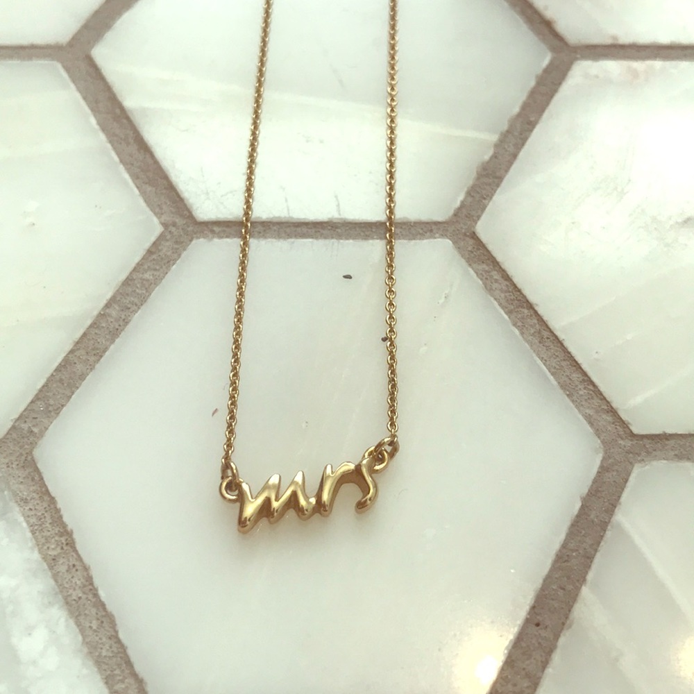 Kate Spade Mrs necklace gold EUC